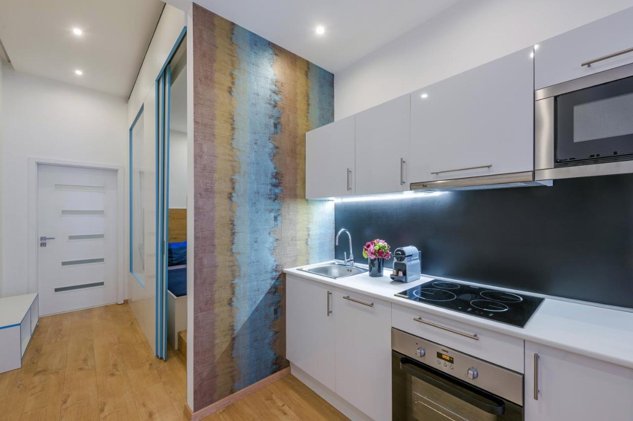 Amber / Navy Design With A/c Apartament *