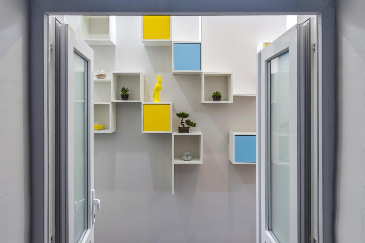 Amber / Navy Design With A/c Apartament *